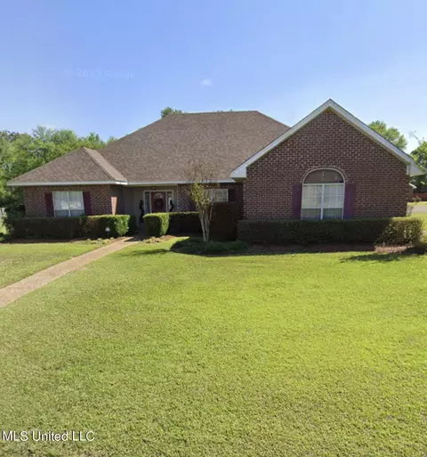 239 Charlene Dr, Byram, MS 39272