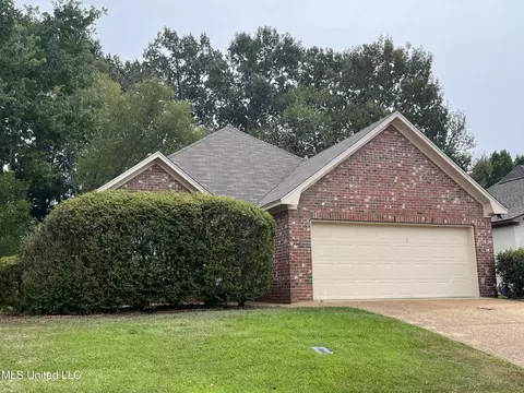 136 W Pinebrook Dr, Brandon, MS 39047
