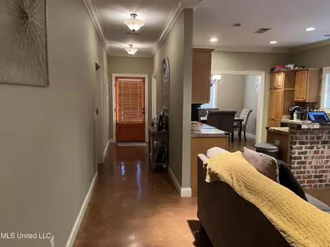 136 W Pinebrook Dr, Brandon, MS 39047 photo 3
