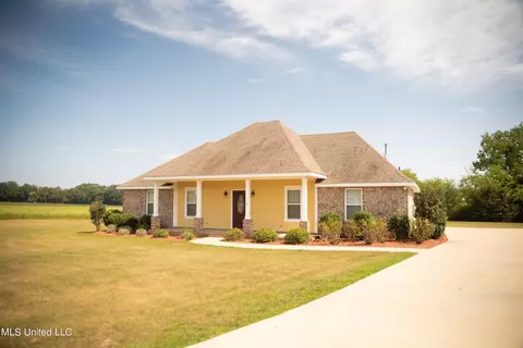 119 Meadow Lark Ln, Lucedale, MS 39452