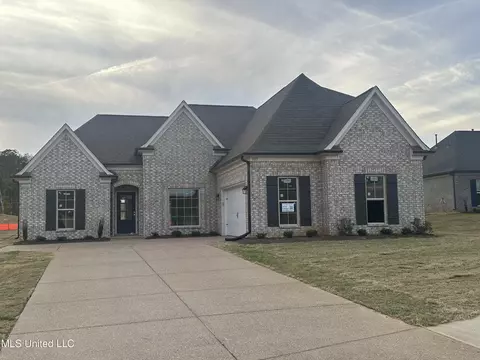 1815 Millers Cv, Hernando, MS 38632