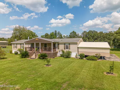 11040 Deborah Ln, Picayune, MS 39466