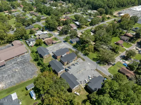4513 General Mcarthur St, Moss Point, MS 39563 photo 9