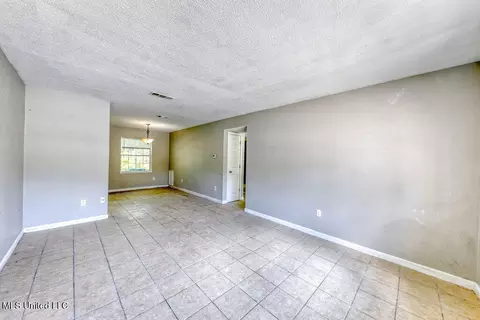 4513 General Mcarthur St, Moss Point, MS 39563 photo 12