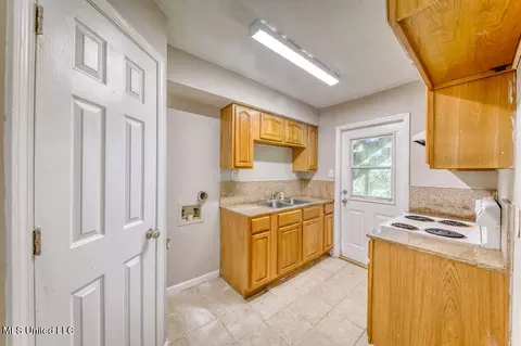 4513 General Mcarthur St, Moss Point, MS 39563 photo 14