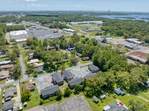 4513 General Mcarthur St, Moss Point, MS 39563 photo 8