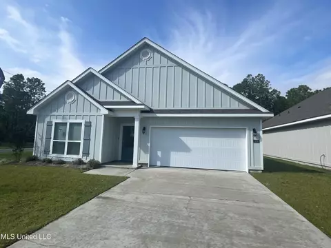 7820 Coral Ln, Ocean Springs, MS 39564
