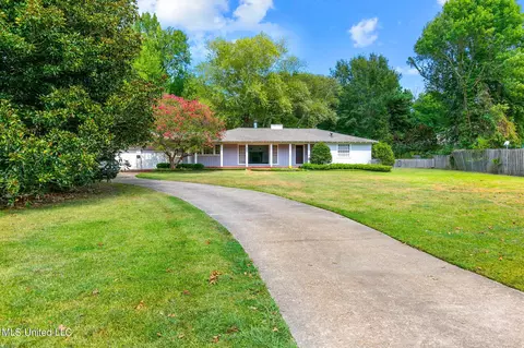 808 Colonial Cir, Jackson, MS 39211 photo 3