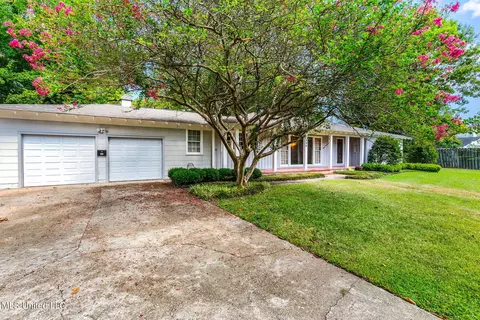 808 Colonial Cir, Jackson, MS 39211 photo 4