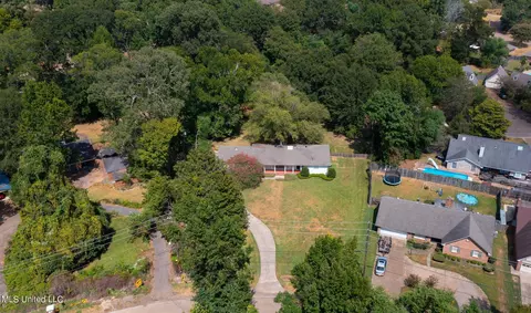808 Colonial Cir, Jackson, MS 39211 photo 29
