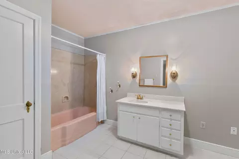 808 Colonial Cir, Jackson, MS 39211 photo 15