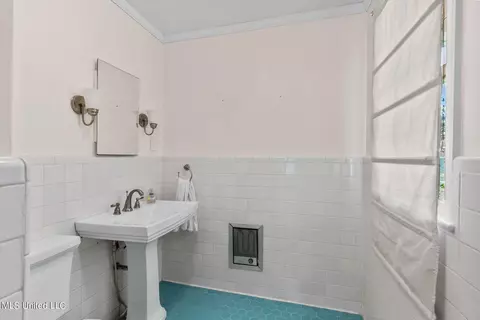 808 Colonial Cir, Jackson, MS 39211 photo 22