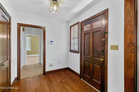 808 Colonial Cir, Jackson, MS 39211 photo 6