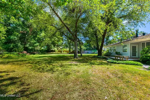 808 Colonial Cir, Jackson, MS 39211 photo 27