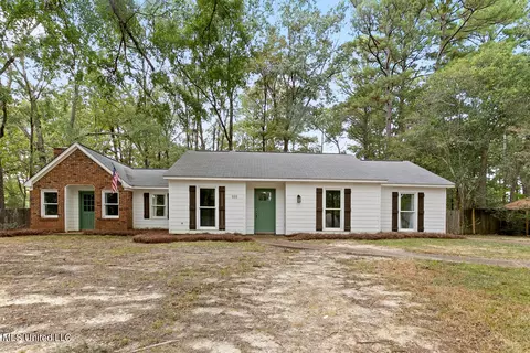 103 Lakeside Dr, Brandon, MS 39047