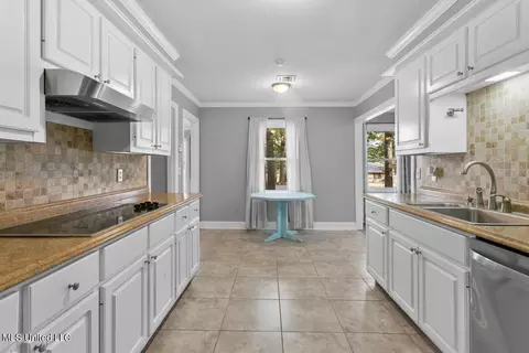 103 Lakeside Dr, Brandon, MS 39047 photo 8
