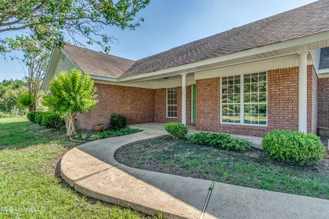243 Thorn Dr, Grenada, MS 38901 photo 2