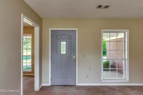 243 Thorn Dr, Grenada, MS 38901 photo 9