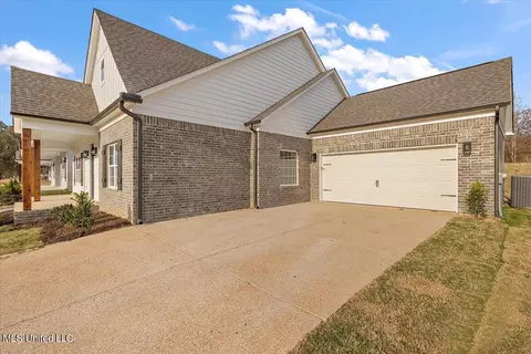 Exterior - 1244 Creekside Ln, Hernando, MS 38632 photo 9 of 12