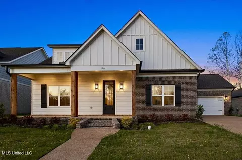 1244 Creekside Ln, Hernando, MS 38632