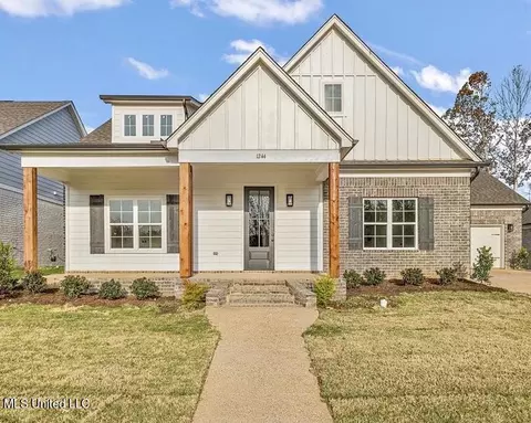 Exterior - 1244 Creekside Ln, Hernando, MS 38632 photo 6 of 12