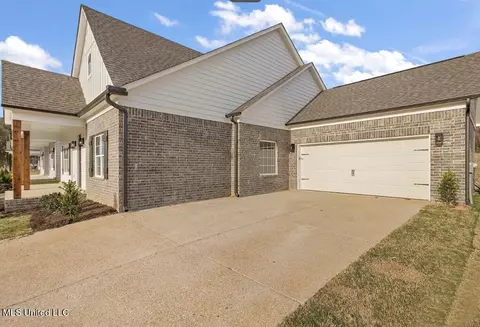 Exterior - 1244 Creekside Ln, Hernando, MS 38632 photo 5 of 12