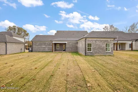 Exterior - 1244 Creekside Ln, Hernando, MS 38632 photo 11 of 12