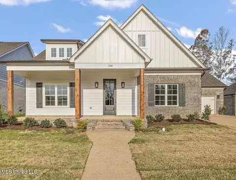 Exterior - 1244 Creekside Ln, Hernando, MS 38632 photo 4 of 12