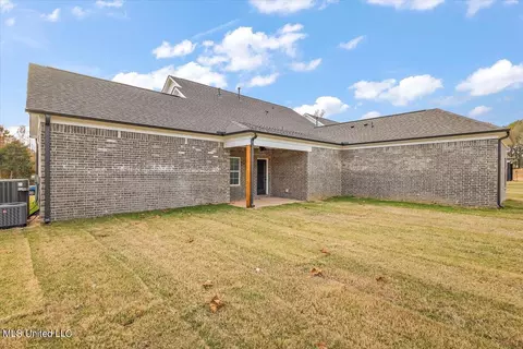 Exterior - 1244 Creekside Ln, Hernando, MS 38632 photo 10 of 12