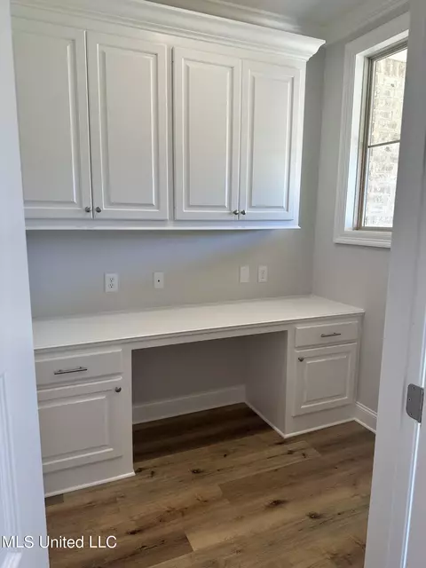 890 Glenwild Cir, Canton, MS 39046 photo 5