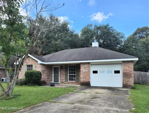 10982 Ala Moana St, Diamondhead, MS 39525