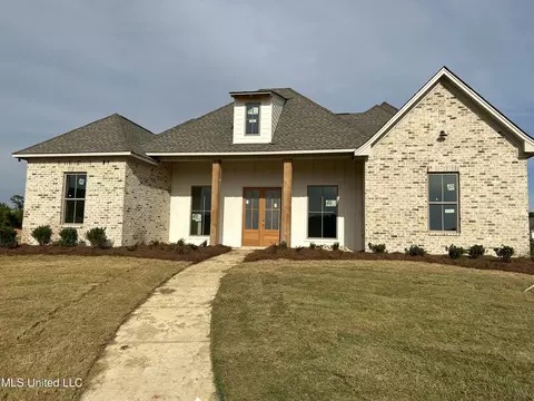 352 River Forest Ln, Brandon, MS 39047