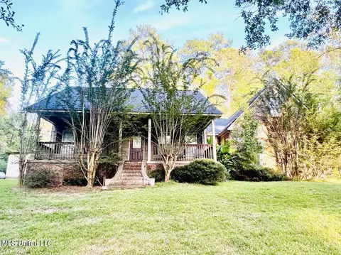 215 Trudy Ln, Florence, MS 39073