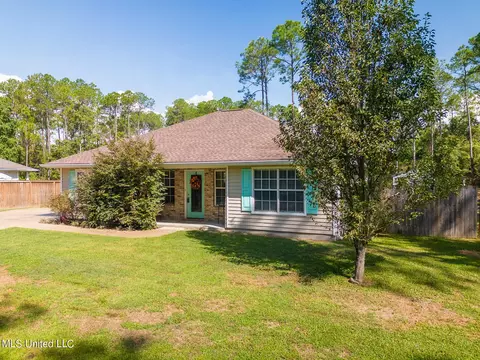 212 Mackerel St, Waveland, MS 39576