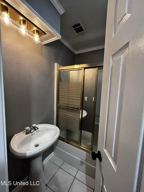 Bath - 14924 Highway 35, Kosciusko, MS 39090 photo 1 of 2