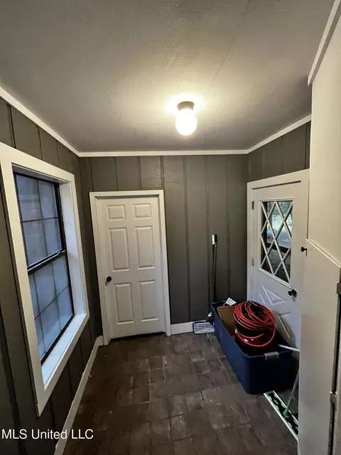 Entry Way - 14924 Highway 35, Kosciusko, MS 39090 photo 2 of 2