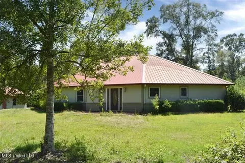 294 Rovira Rd, Carriere, MS 39426