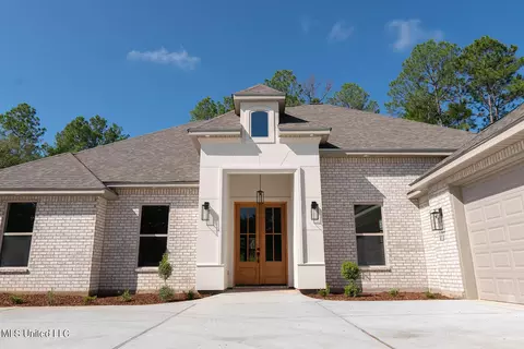 84 Fox Pen Dr, Carriere, MS 39426