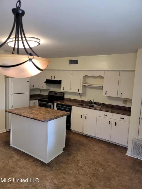 1418 Greymont Ave, Jackson, MS 39202 photo 2