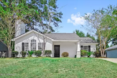 12095 Five Oaks Dr, Gulfport, MS 39503