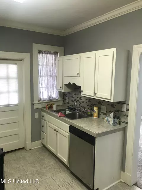 785 Pinehurst St, Jackson, MS 39202 photo 18