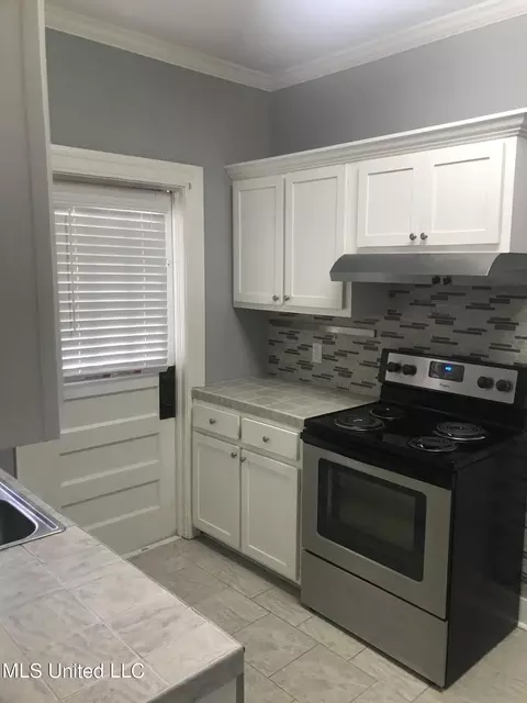 785 Pinehurst St, Jackson, MS 39202 photo 5
