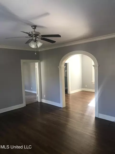 785 Pinehurst St, Jackson, MS 39202 photo 4
