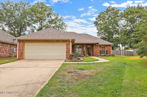 606 Helm Ct, Brandon, MS 39047
