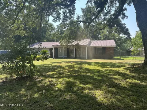 2001 Bradford Dr, Gulfport, MS 39507