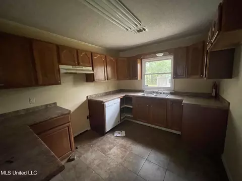 5457 Mimosa Dr, Jackson, MS 39206 photo 5