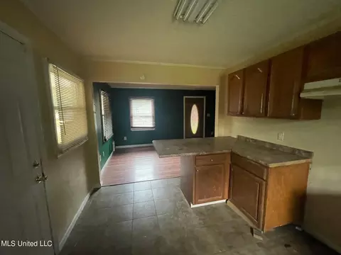 5457 Mimosa Dr, Jackson, MS 39206 photo 6