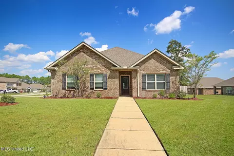 15560 Ollie Ln, Biloxi, MS 39532