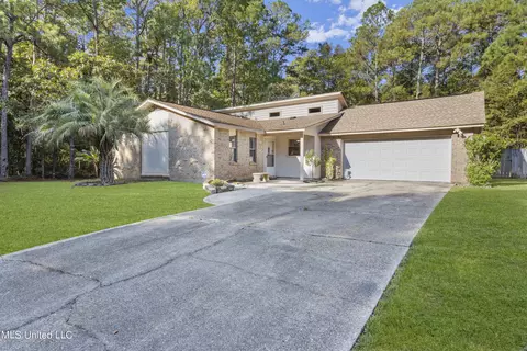 5237 Rue Saint Denis St, Gautier, MS 39553