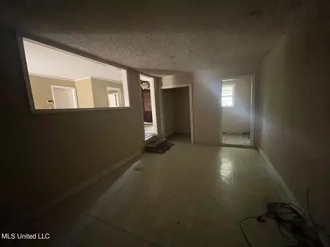 327 Audubon Pl, Jackson, MS 39206 photo 5